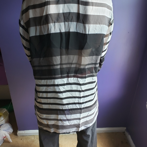 Top - Picture 3 of 4